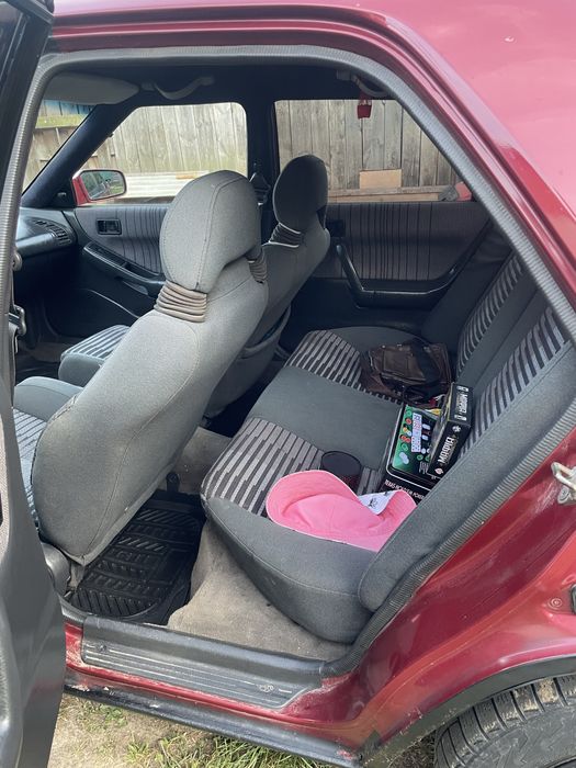 Продам мазду 323f хороший стан