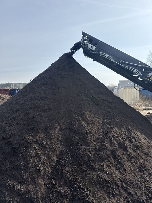 Czarnoziem Ziemia Ogrodowa pod warzywa do szlarni Trawe