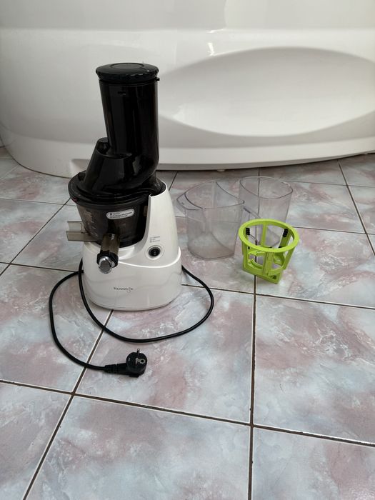 Wyciskarka Kuvings NS-621 CES stan bdb w pełni sprawna!