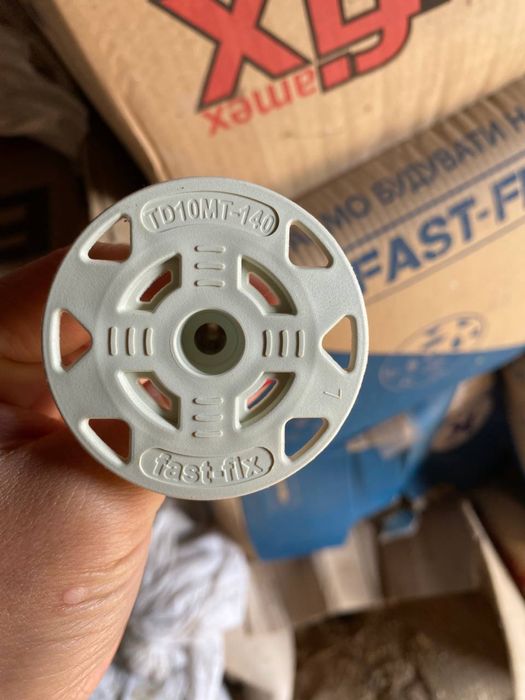 дюбеля для фасаду