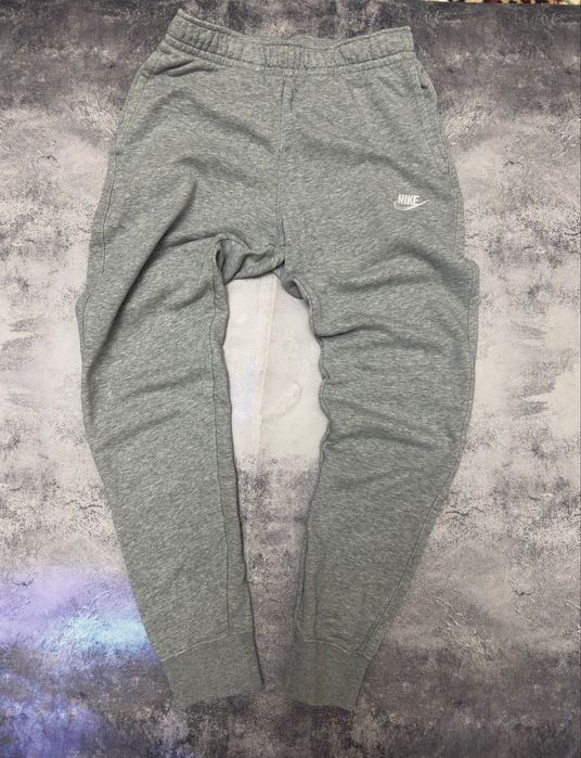 Штани Nike.     .