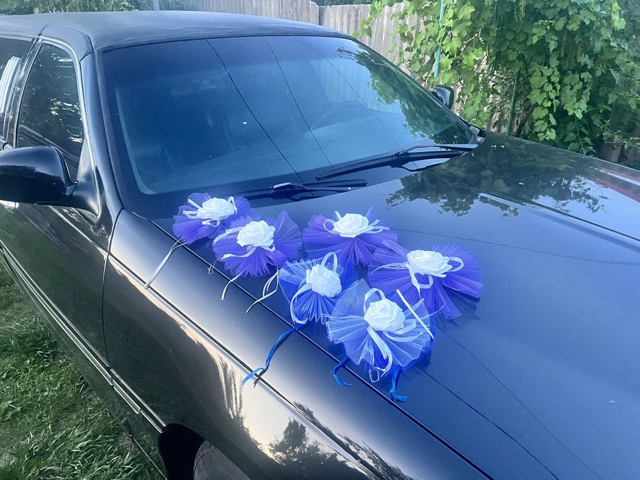 Весільні прикраси на автомобіль