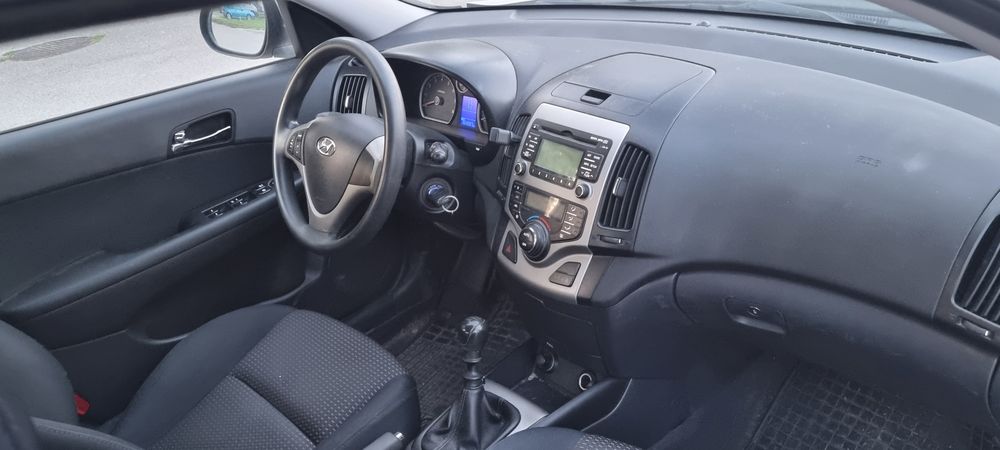 Hyundai i30  1.4b kolor QU drzwi klapa zderzak tył lampa tył
