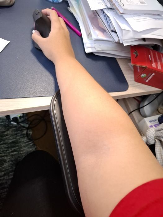 Apoio de braço portátil ergonómico para secretária