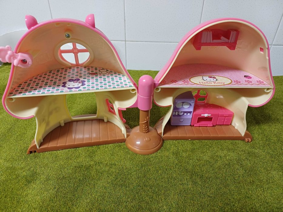 Casa da Hello Kitty em forma de cogumelo