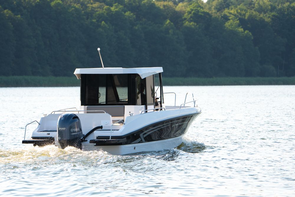 Łódź AM 722 PILOTHOUSE motorowa łódka