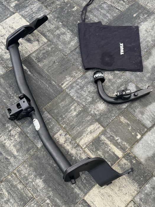 Hak holowniczy Thule  - Hyundai i40 sedan