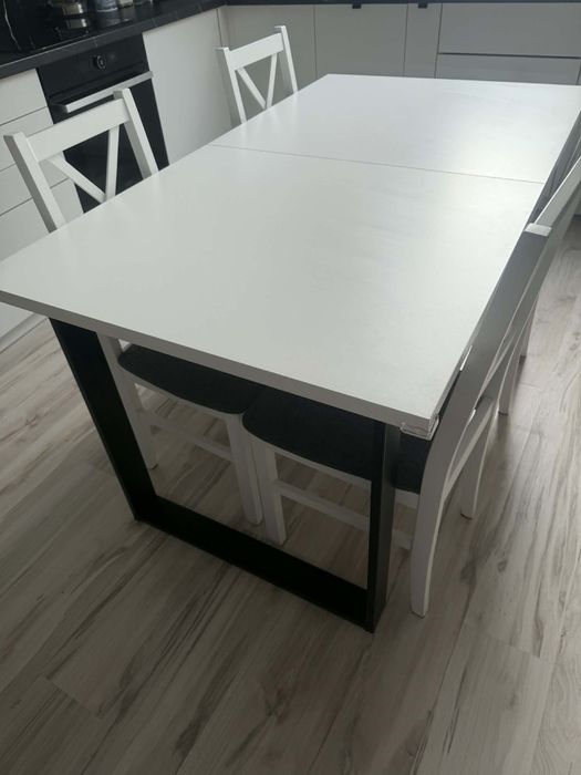 Stół      biały okazja