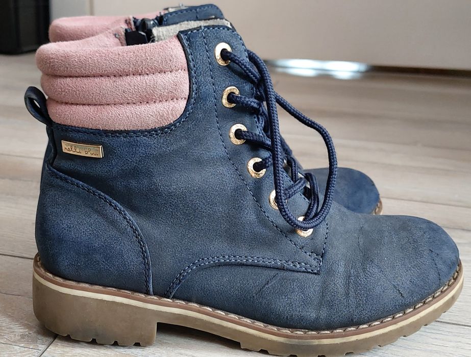 Sprzedam jesienne kozaczki 33