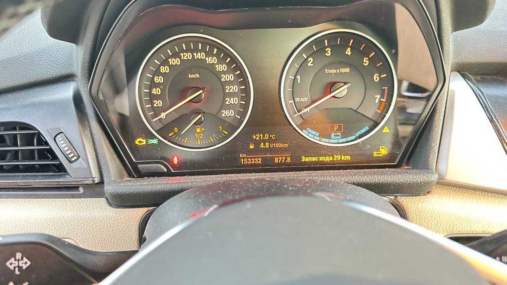 Vendo BMW em bom estado. O carro tem alguns defeitos na carroçaria. Se quiser mais informações, envio todos os detalhes pelo WhatsApp.