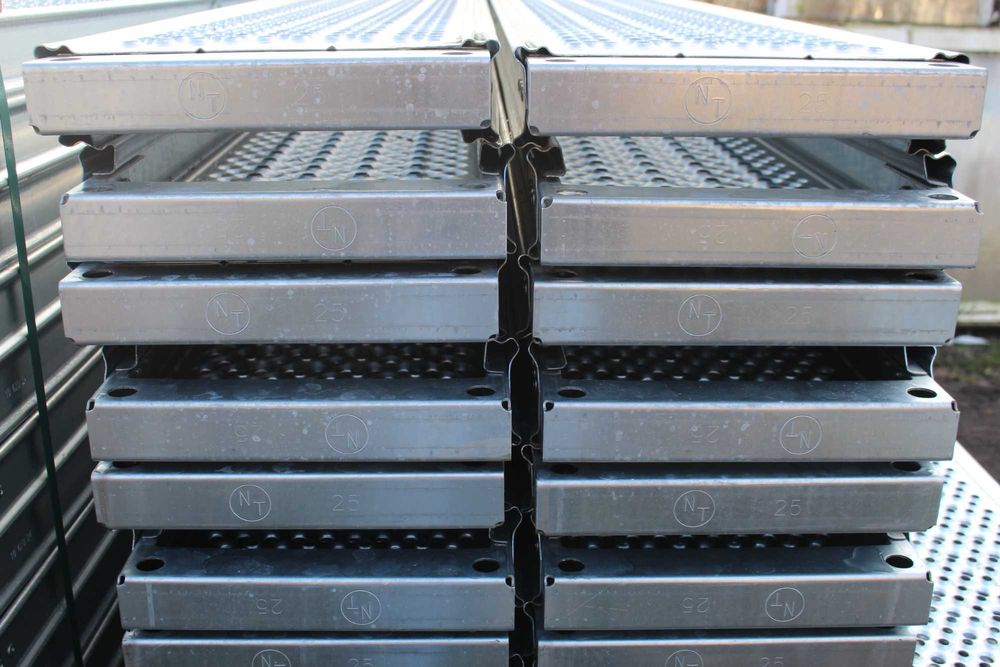 Rusztowanie elewacyjne plettac 9x8m powierzchnia robocza 72m2