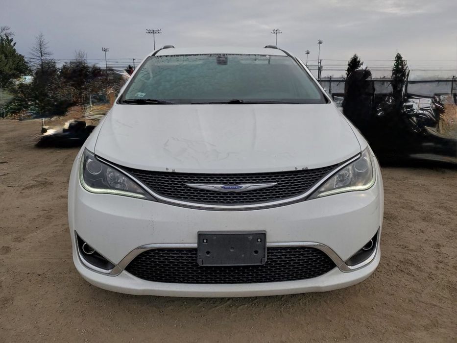 chrysler Pacifica touring l