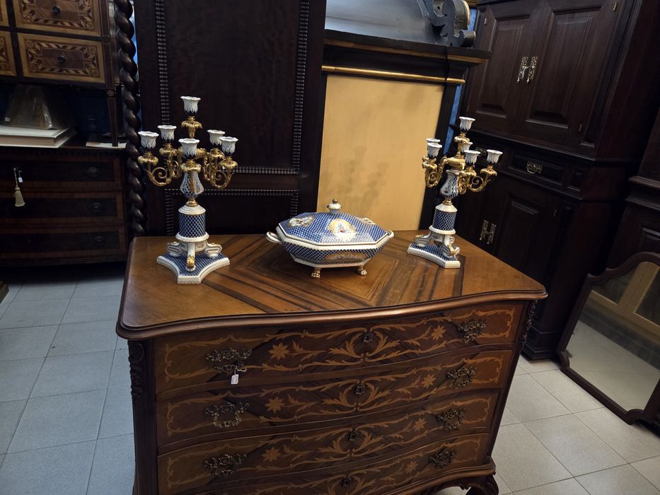Imponente conjunto de candelabros e terrina  sevres