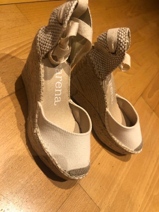 Sandálias tecido e corda