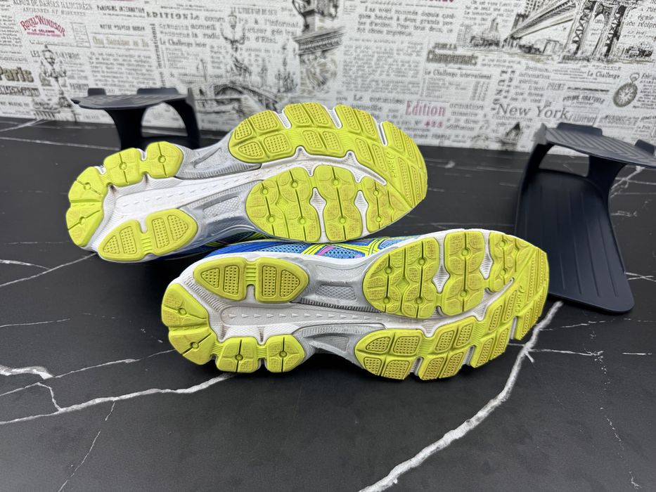 Кроссовки Asics GEL-CUMULUS 16 Розмір 40 / Original Взуття