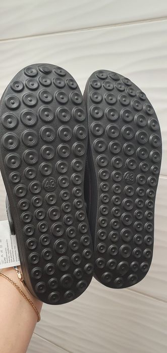 Klapki krokodylki bez dziurek 43