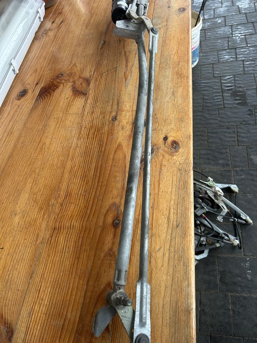 Трапеція двірників Пежо 307  C 4