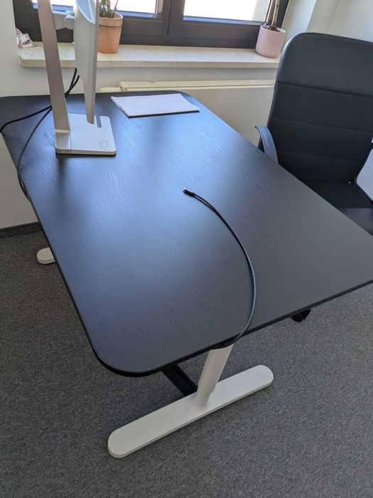 Biurko Ikea BEKANT x8 z manualną regulacją wysokości 120x80cm