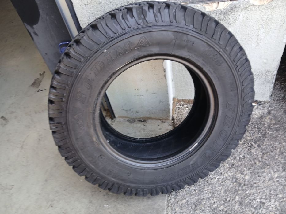 Pneus 245-70 16 Fedima