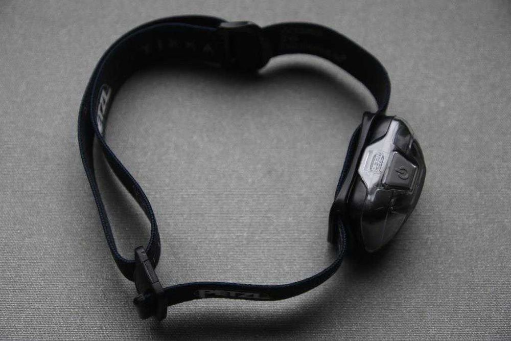 Laterna de cabeça Petzel Tikka