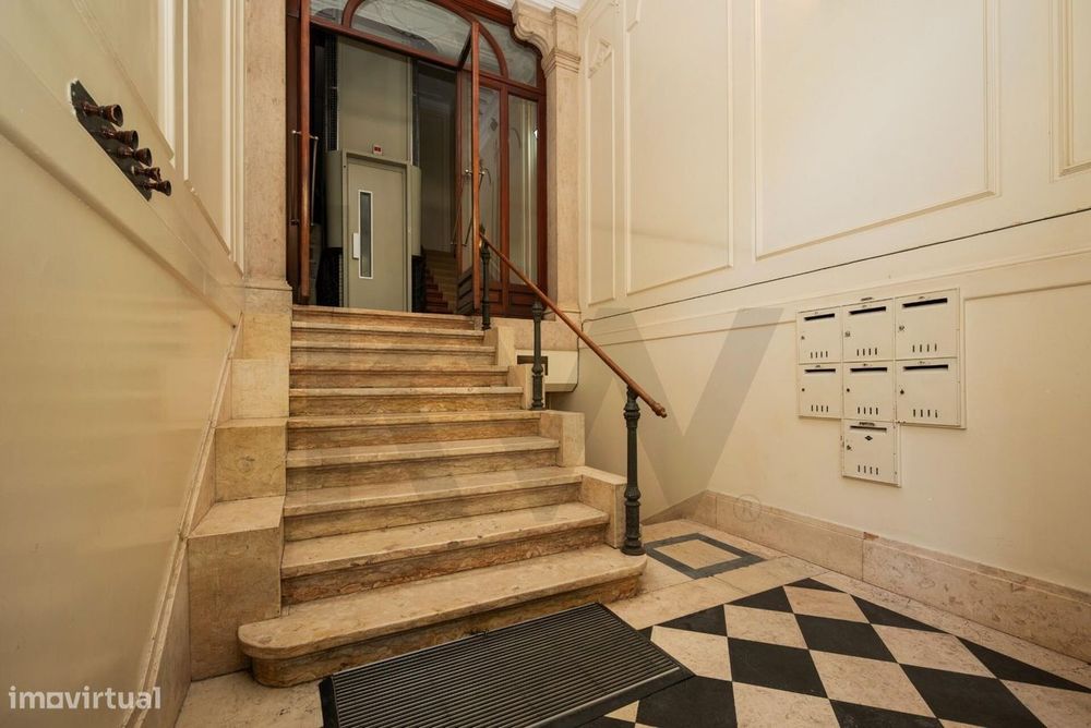 Apartamento T1 renovado na Avenida da Liberdade