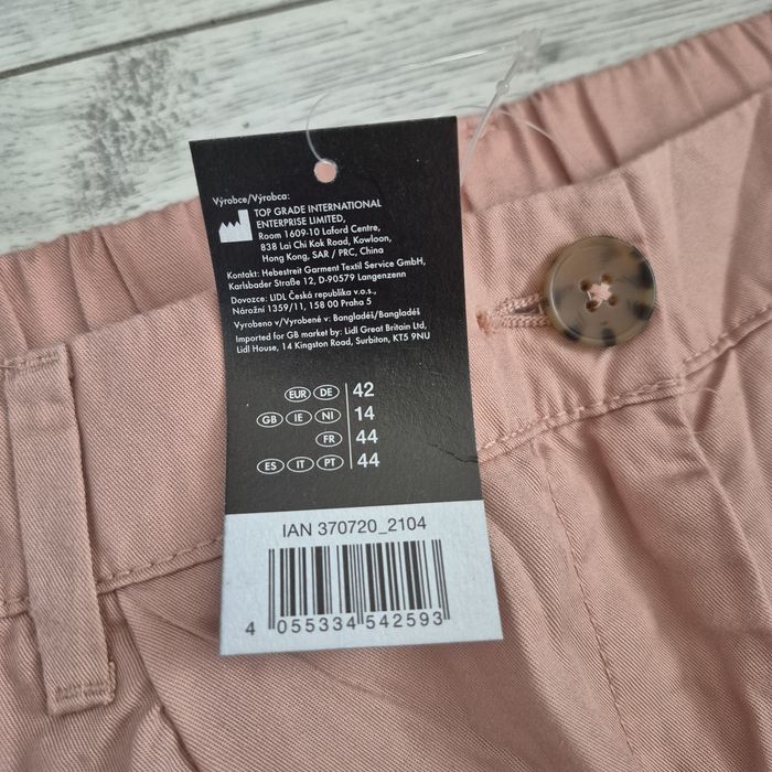 Nowe spodnie materiałowe damskie, Esmara,  r 42