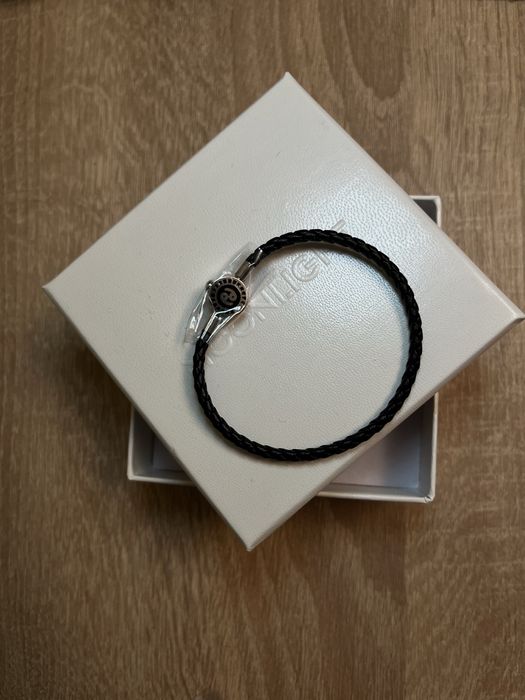 Браслет жіночий справжня шіра із знаком зодіаку.