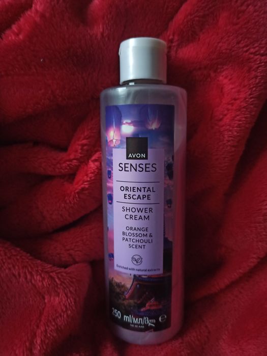 Avon Senses - Kremowy żel pod prysznic Oriental Escape 250 ml