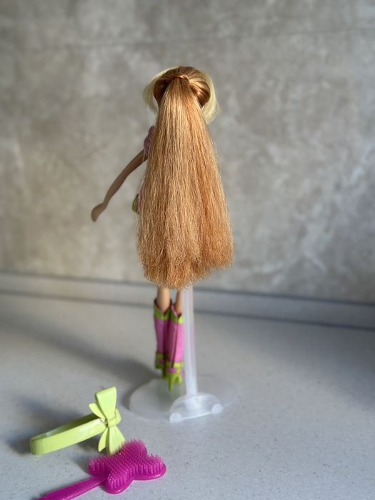 Лялька Winx, Флора вінкс. В подарунок підставка для ляльки