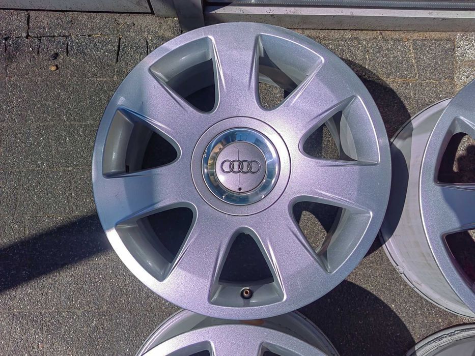 16" Audi A4 B5 B6 B7 8H0 Małysz Z kapslami S-Line VW Sharan Golf Gti Caddy Touran Skoda Octavia Superb Eos OEM ORYGINAŁ Audi NR76