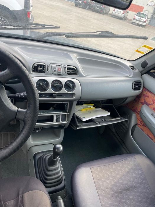 Nissan Micra K11 para peças