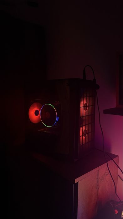 Komputer i5/8GB/256GB karta amd 4GB