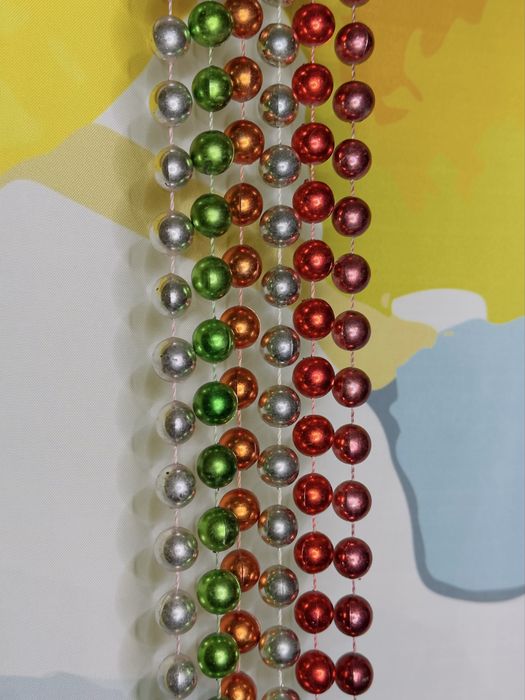 Декоративні пластикові нитки з глянцевим намистом