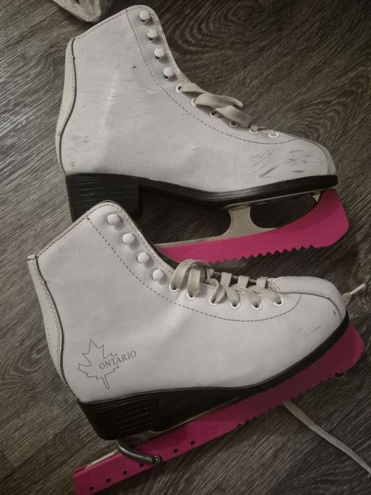 Фігурні ковзани з захистом