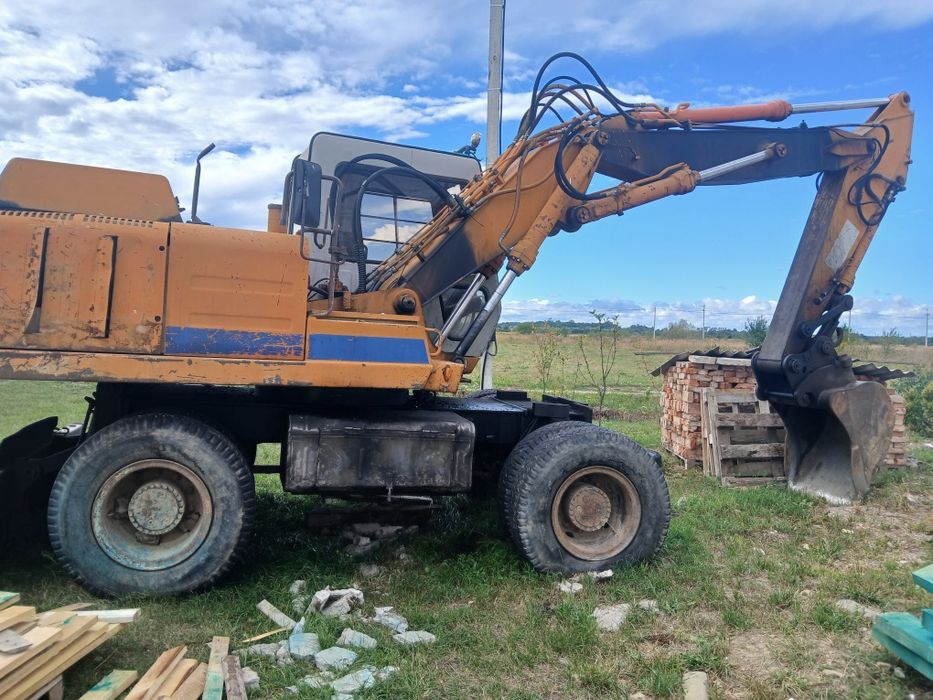 Продам ескаватор