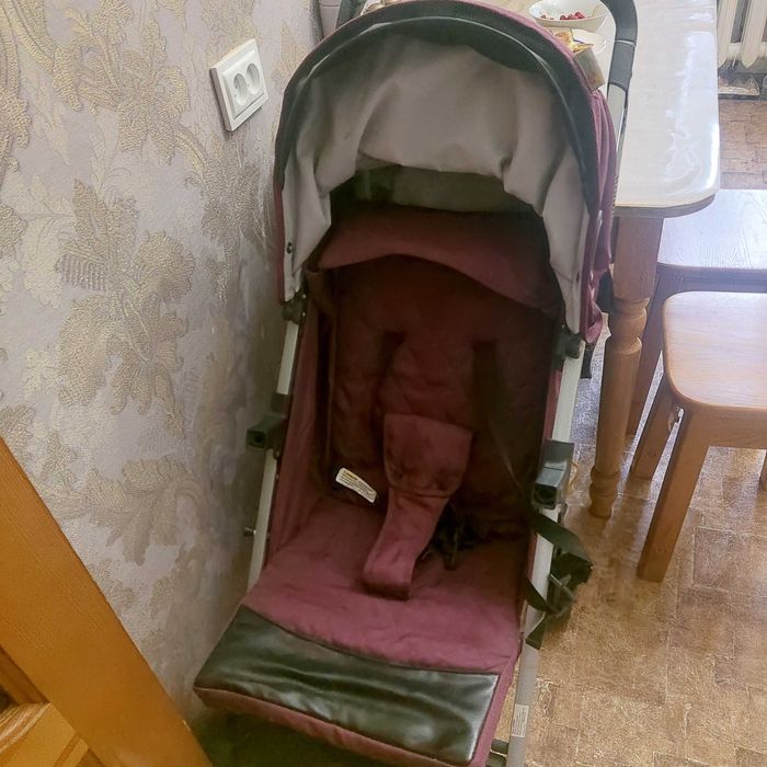 Дитяча коляска прогулянкова
