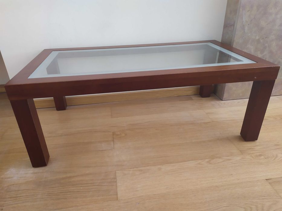 Mesa de centro em cerejeira com tampo de vidro