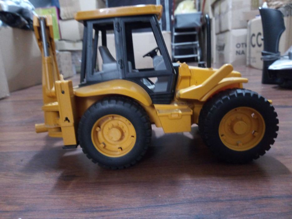 koparka jcb 4cx bruder