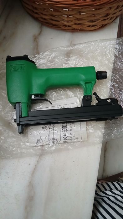 Agrafador industrial pneumático