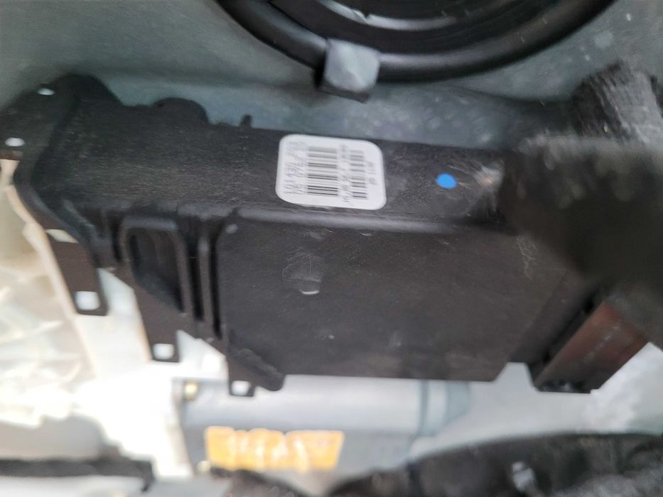 lusterko  prawe elektryczne czarne golf IV LC9Z