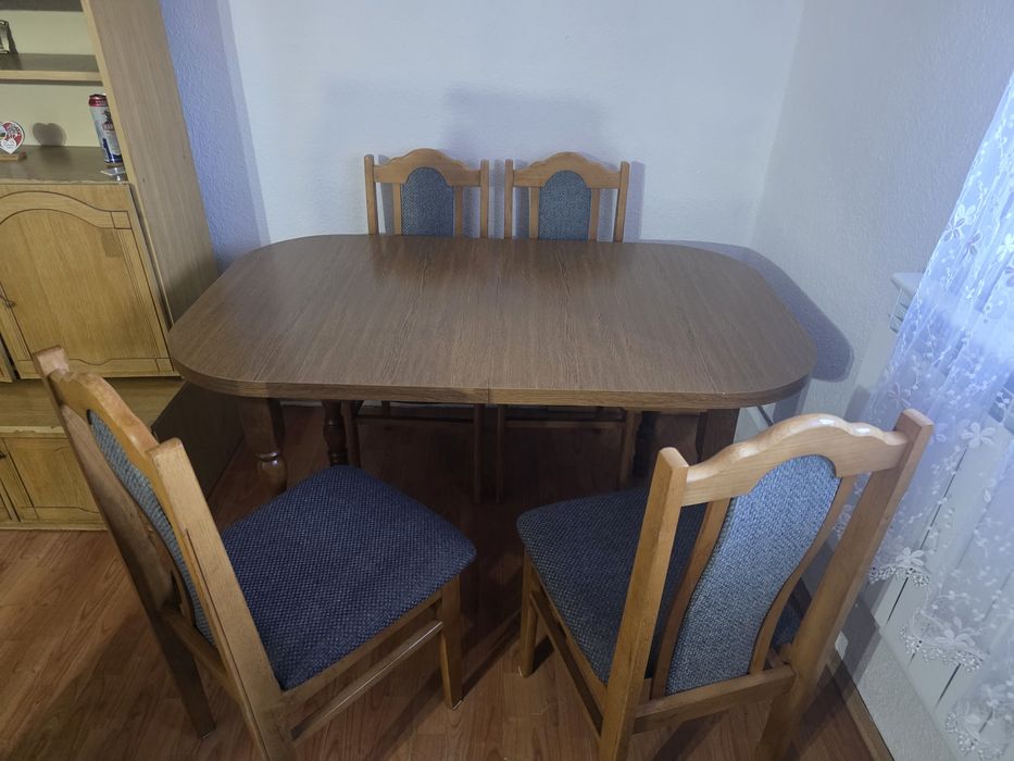 Stół plus 6 krzeseł