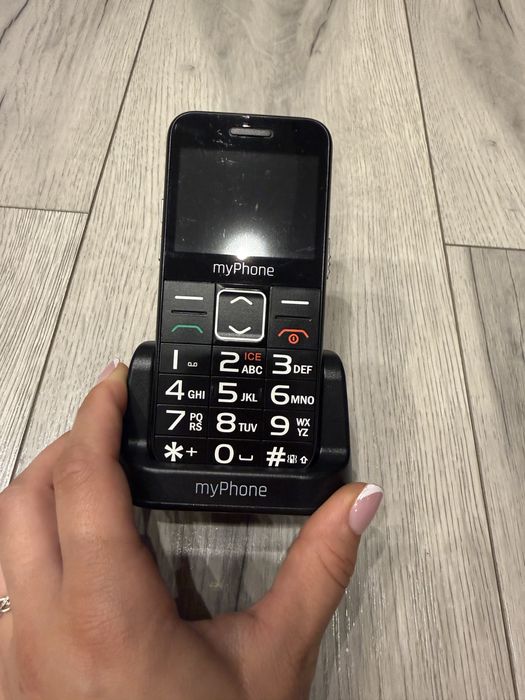 Telefon Maxcom ze stacja ładującą