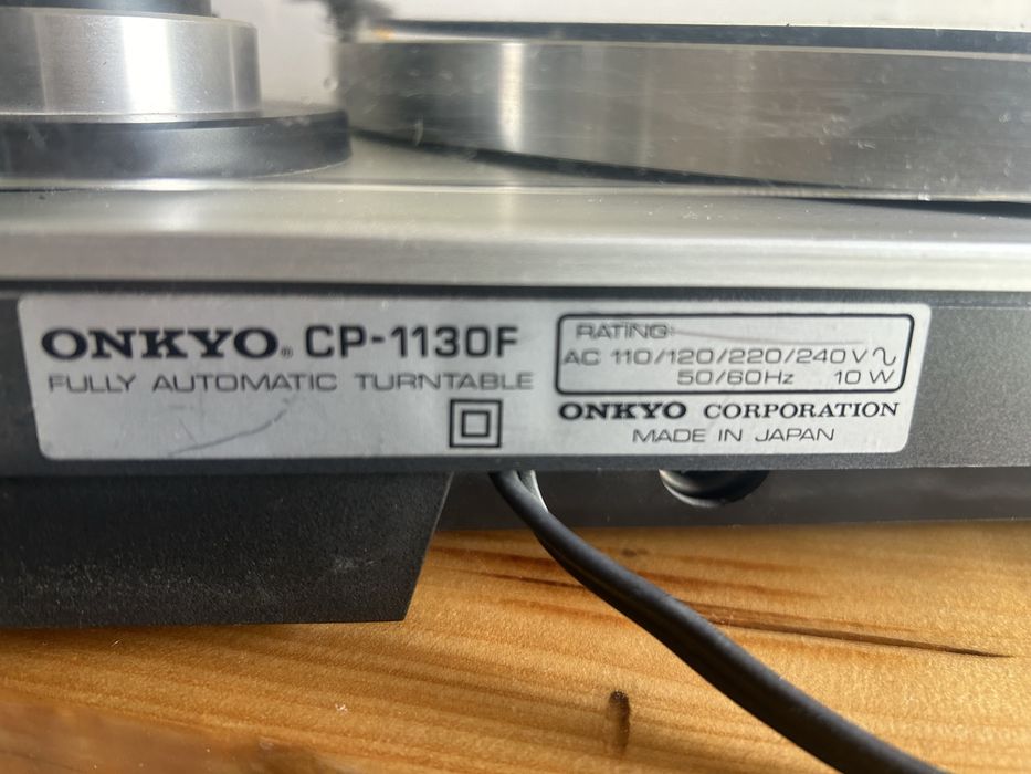 Gramofon Onkyo CP-1130F Polecam