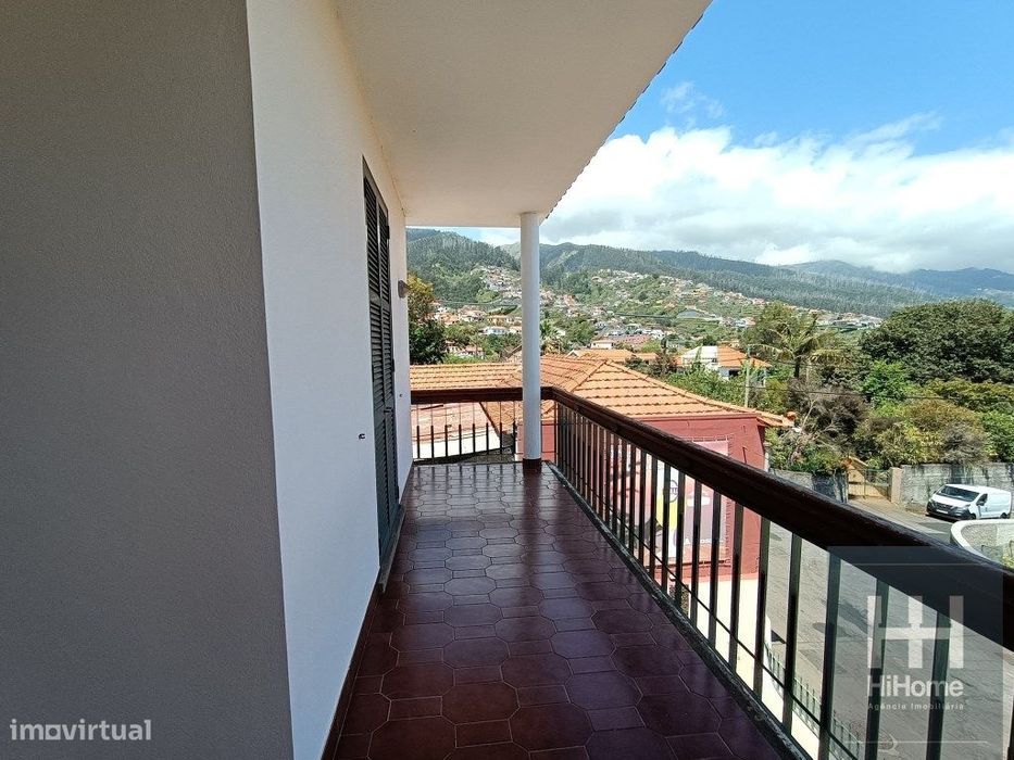 Moradia T4 +2 com terreno e garagem no Funchal