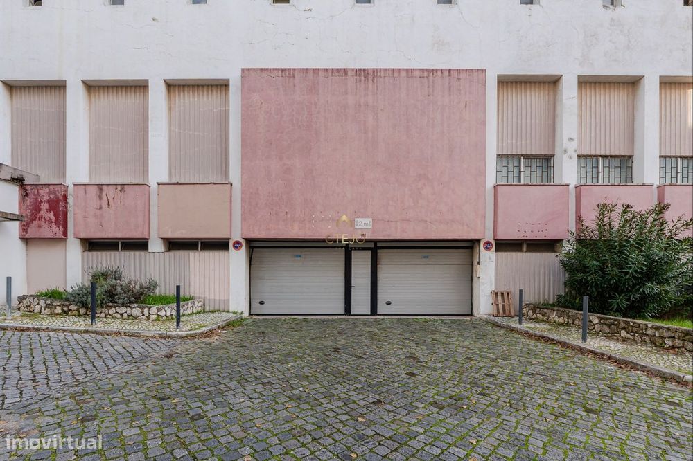 Lugar de estacionamento e Arrecadação