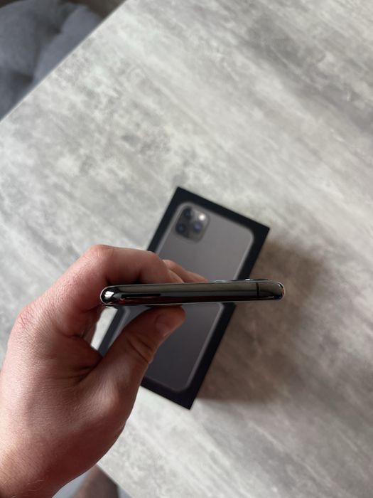 Продам Iphone 11 Pro Max