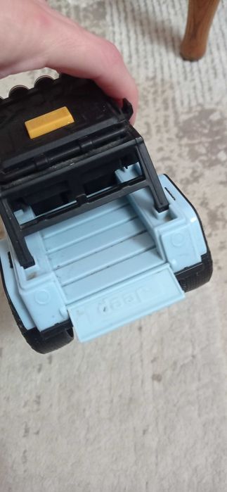 Машинки іграшки для хлопчиків.