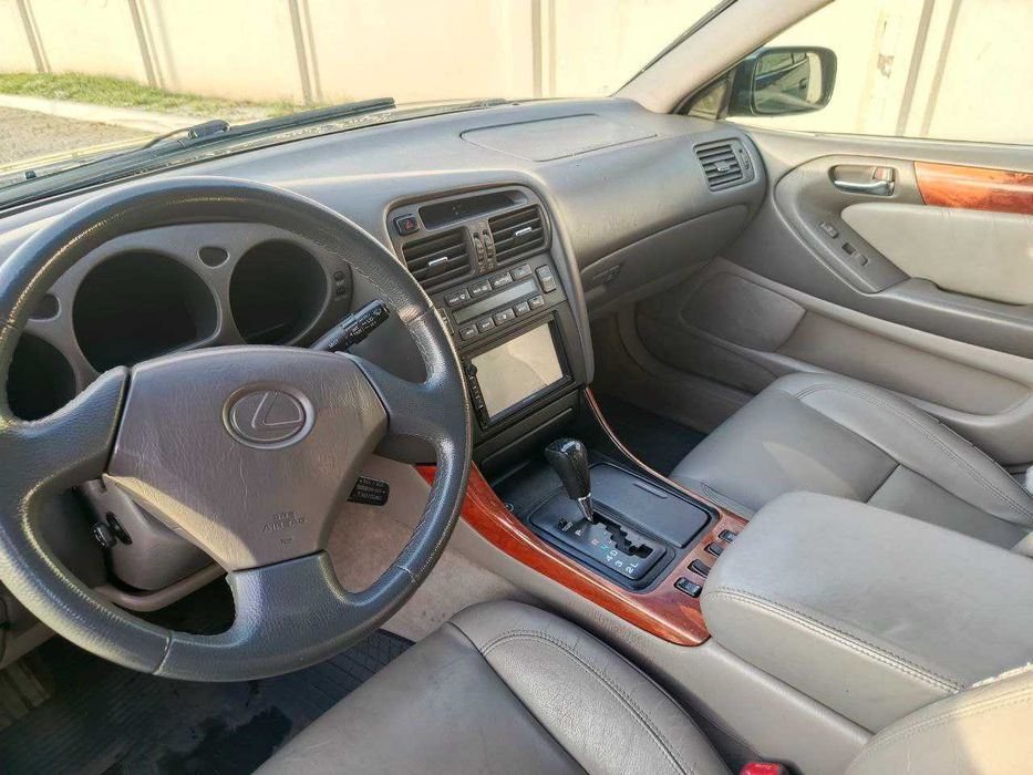Lexus gs 300 2000 год, газ бензин