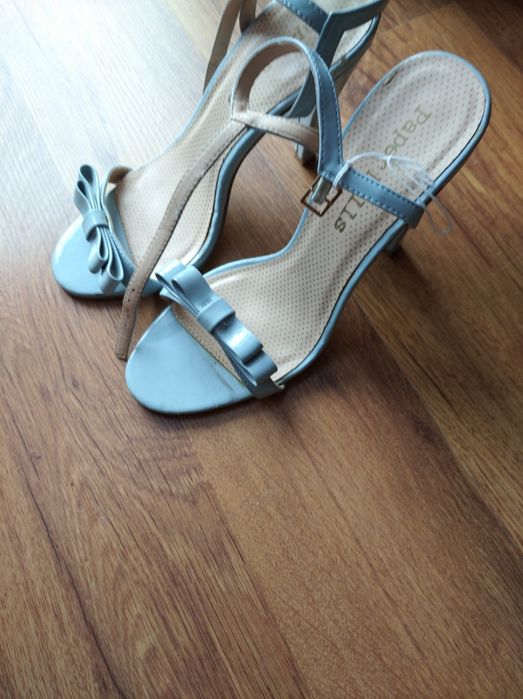 Sprzedam sandały damskie