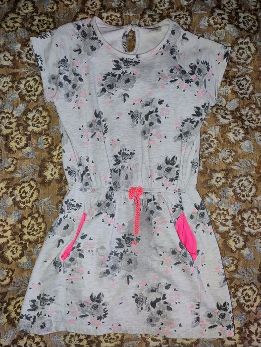 Платье  на  дівчинку